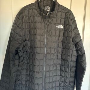 The North Face Men's Black Thermoball Puffer Jacket new with tags $230